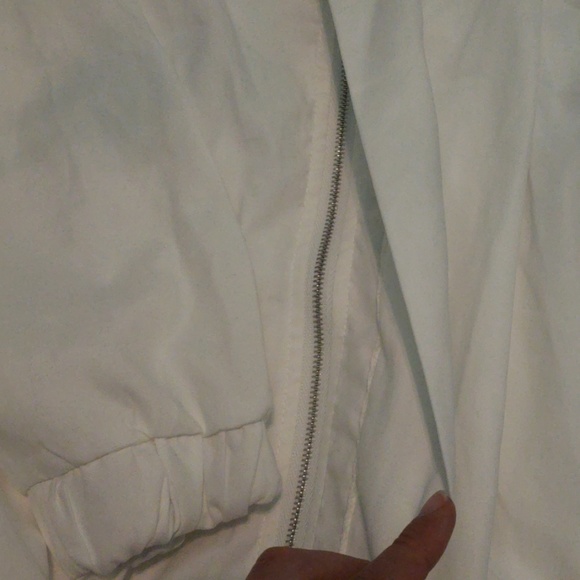 White jacket - Picture 6 of 7